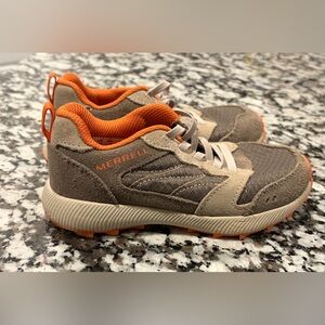 Merrell Boy’s Alpine 83 Slip On shoe in Gunsmoke NWOT